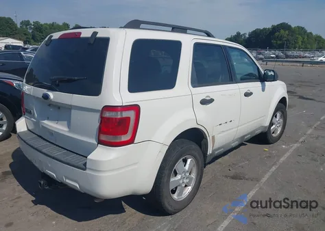 2010 Ford Escape Xlt z USA, uszkodzony, nr VIN 1FMCU0D71AKA05590